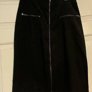 Elegant Black Zipper Skirt
